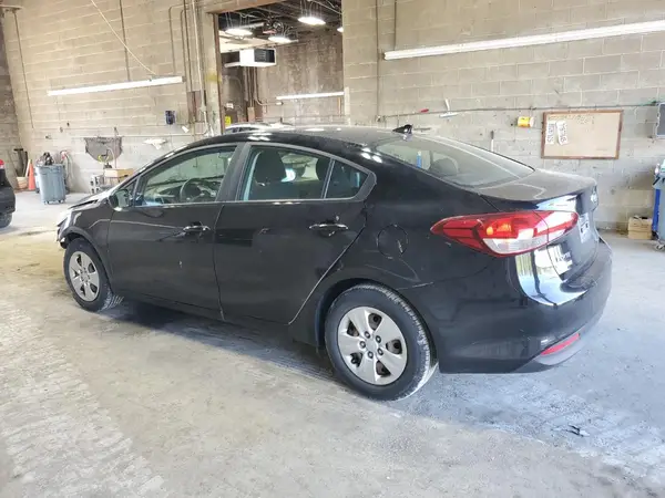 3KPFK4A75HE153581 2017 KIA FORTE - Image 2