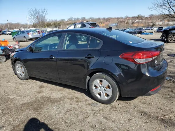 3KPFK4A75HE153614 2017 KIA FORTE - Image 2