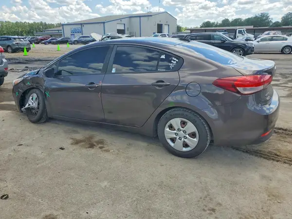3KPFK4A75HE153872 2017 KIA FORTE - Image 2