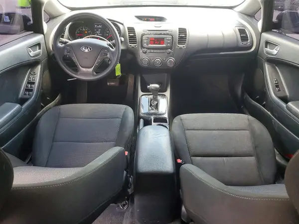 3KPFK4A75HE153872 2017 KIA FORTE - Image 8