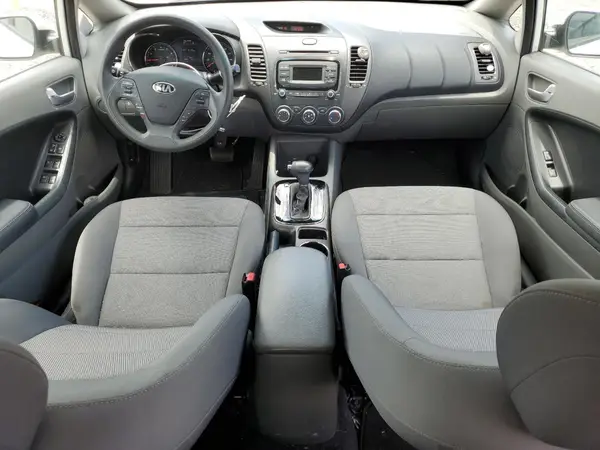 3KPFK4A75HE154164 2017 KIA FORTE - Image 8