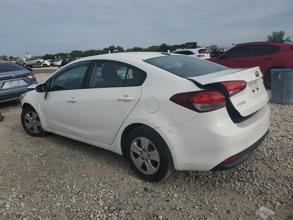 3KPFK4A75HE156268 2017 KIA FORTE - Image 2