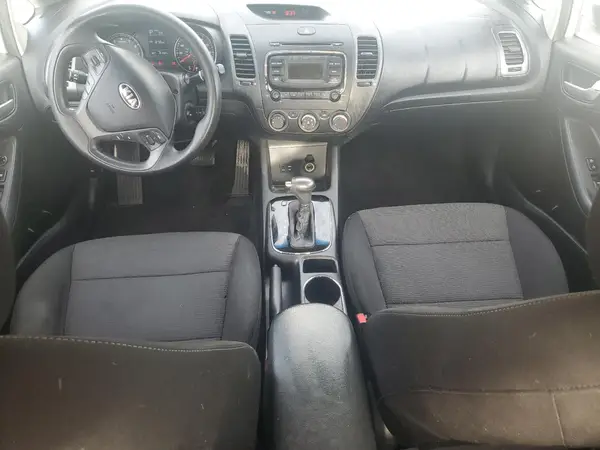 3KPFK4A75HE156268 2017 KIA FORTE - Image 8