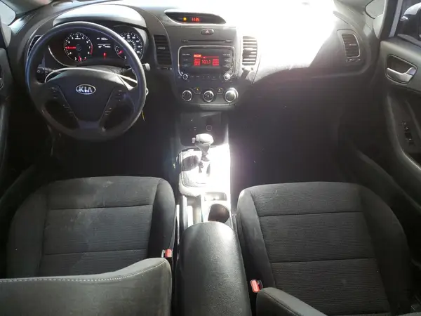 3KPFK4A75HE158134 2017 KIA FORTE - Image 8