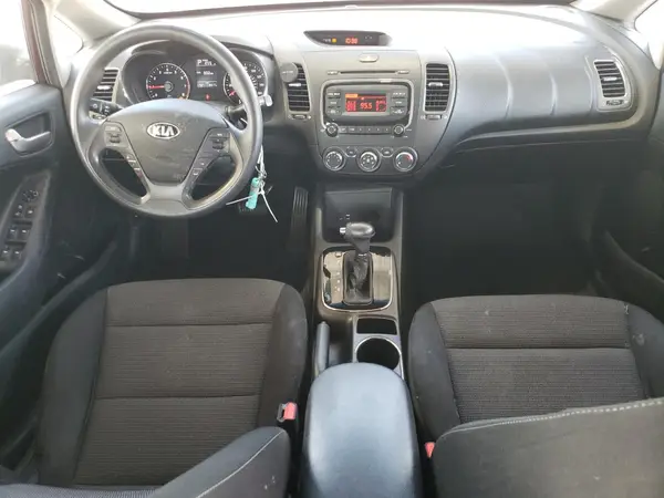 3KPFK4A75HE158229 2017 KIA FORTE - Image 8