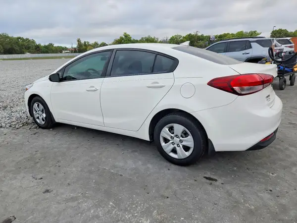3KPFK4A75HE158280 2017 KIA FORTE - Image 2