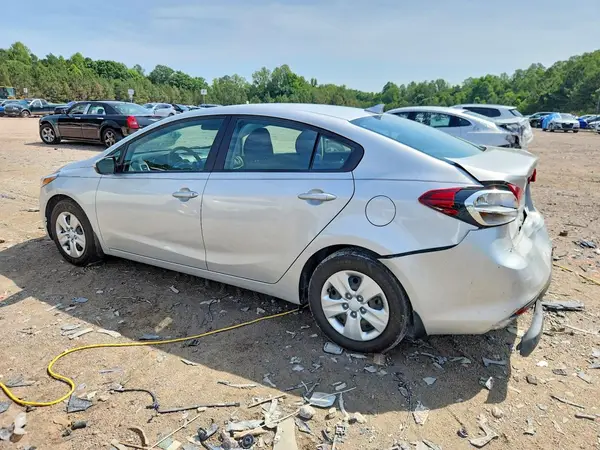 3KPFK4A75HE158537 2017 KIA FORTE - Image 2