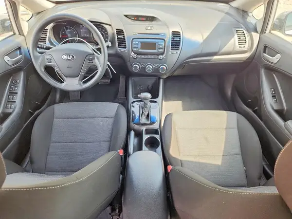 3KPFK4A75HE158537 2017 KIA FORTE - Image 8