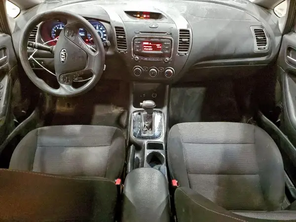 3KPFK4A75HE160580 2017 KIA FORTE - Image 8