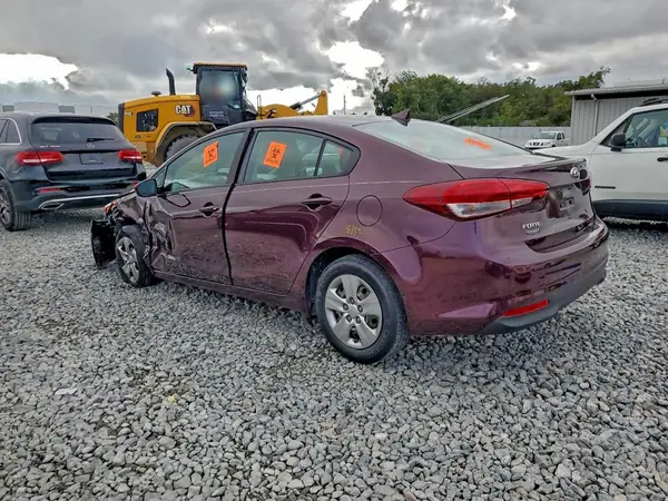 3KPFK4A75JE165297 2018 KIA FORTE - Image 2
