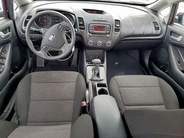 3KPFK4A75JE165297 2018 KIA FORTE - Image 8