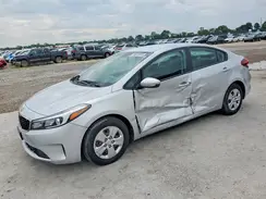 3KPFK4A75JE165591 2018 KIA FORTE