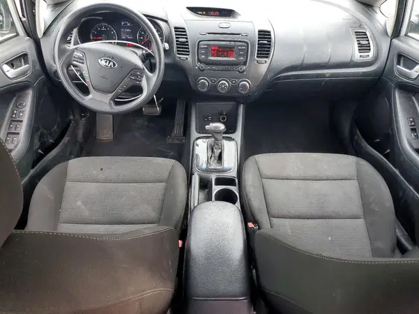 3KPFK4A75JE165591 2018 KIA FORTE - Image 8