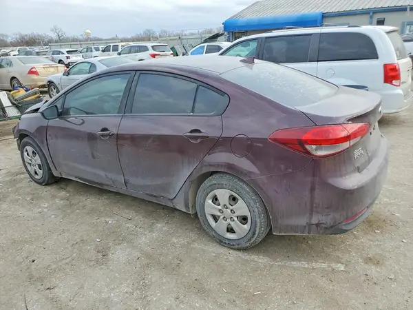 3KPFK4A75JE165686 2018 KIA FORTE - Image 2