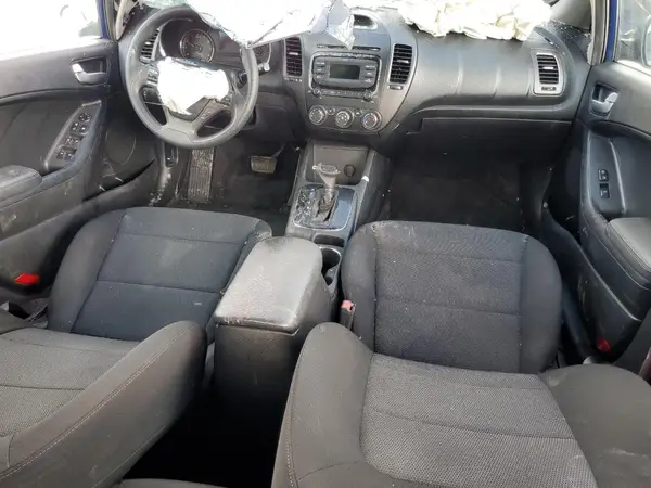 3KPFK4A75JE166112 2018 KIA FORTE - Image 8