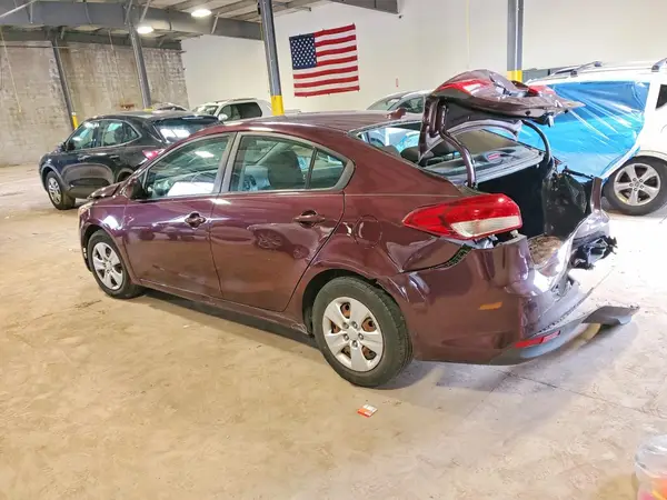 3KPFK4A75JE167521 2018 KIA FORTE - Image 2
