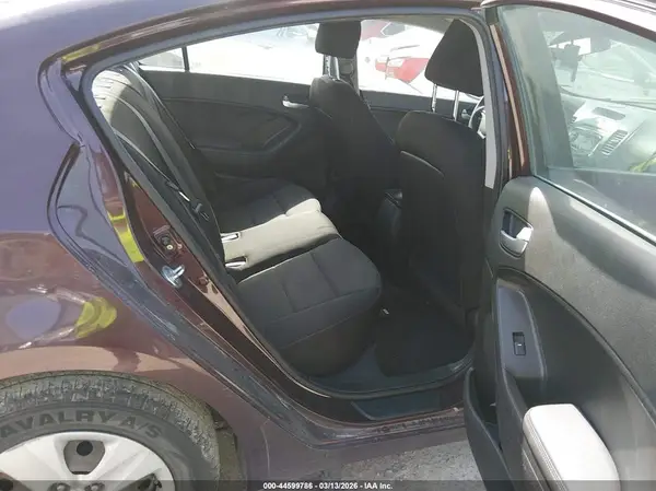 3KPFK4A75JE168054 2018 KIA FORTE - Image 8