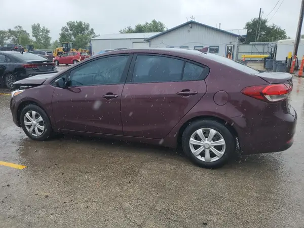 3KPFK4A75JE168068 2018 KIA FORTE - Image 2