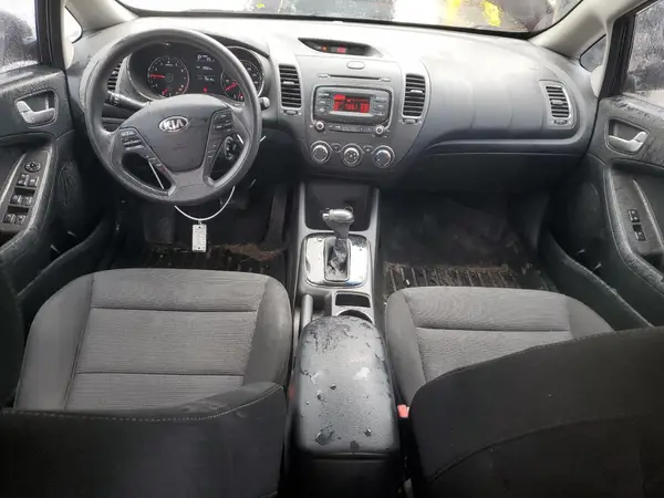 3KPFK4A75JE168068 2018 KIA FORTE - Image 8