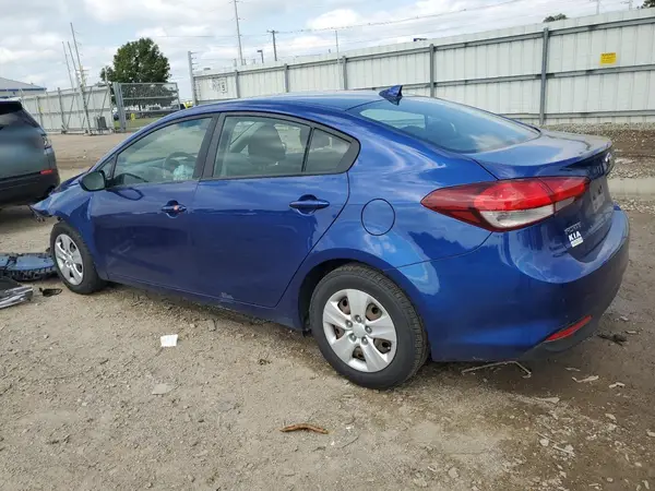 3KPFK4A75JE168264 2018 KIA FORTE - Image 2