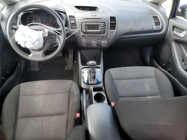 3KPFK4A75JE168264 2018 KIA FORTE - Image 8