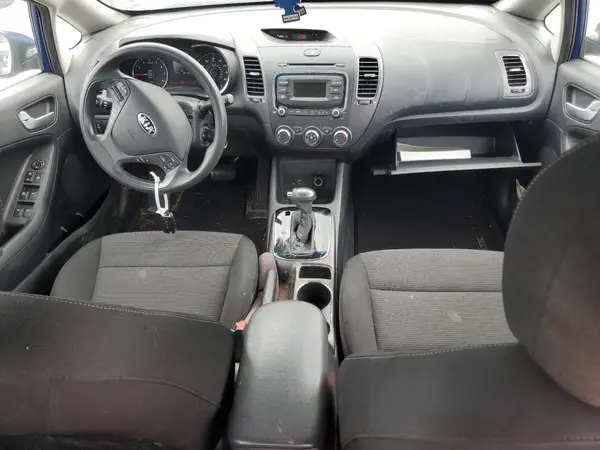 3KPFK4A75JE170600 2018 KIA FORTE - Image 8
