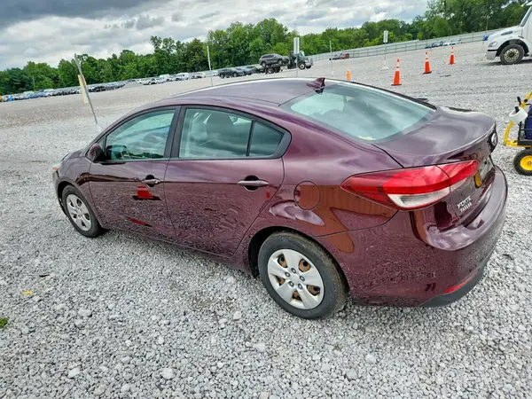 3KPFK4A75JE174615 2018 KIA FORTE - Image 2
