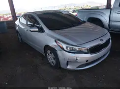 3KPFK4A75JE175232 2018 KIA FORTE