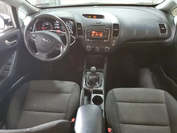 3KPFK4A75JE176932 2018 KIA FORTE - Image 8
