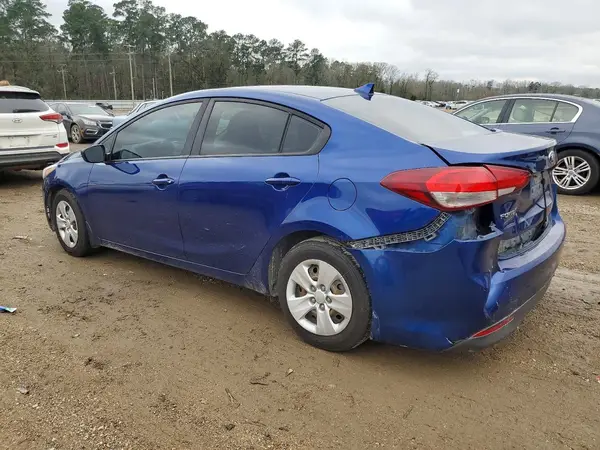 3KPFK4A75JE180768 2018 KIA FORTE - Image 2