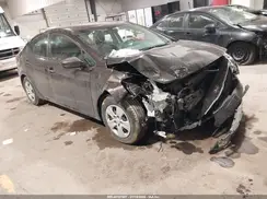 3KPFK4A75JE183508 2018 KIA FORTE