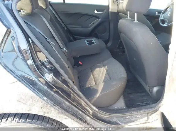 3KPFK4A75JE188174 2018 KIA FORTE - Image 8
