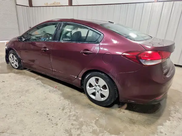 3KPFK4A75JE188207 2018 KIA FORTE - Image 2