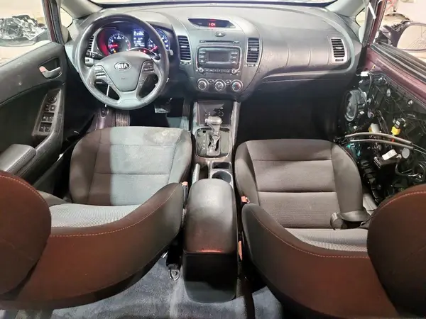 3KPFK4A75JE188207 2018 KIA FORTE - Image 8