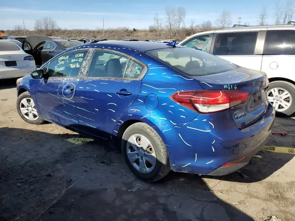 3KPFK4A75JE188417 2018 KIA FORTE - Image 2