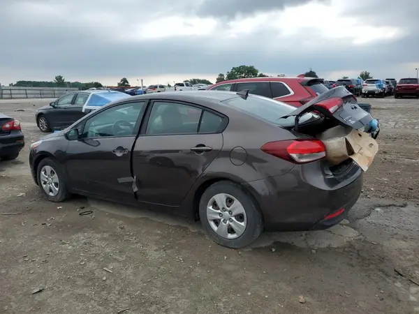 3KPFK4A75JE189132 2018 KIA FORTE - Image 2