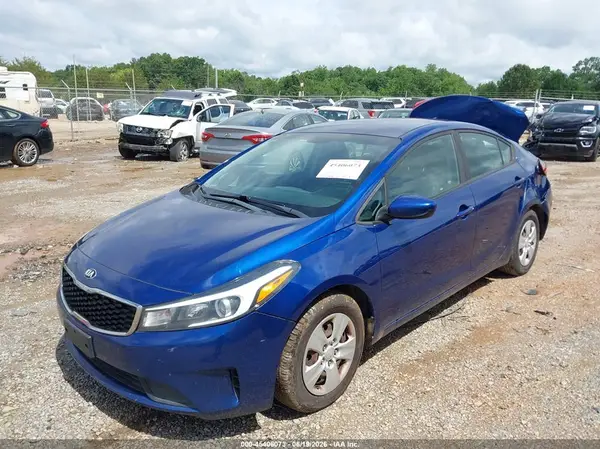 3KPFK4A75JE194766 2018 KIA FORTE - Image 2