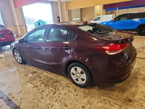 3KPFK4A75JE194783 2018 KIA FORTE - Image 2