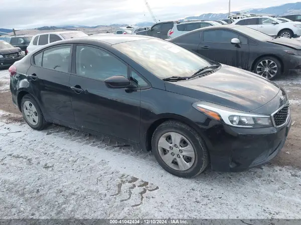 3KPFK4A75JE195092 2018 KIA FORTE - Image 1