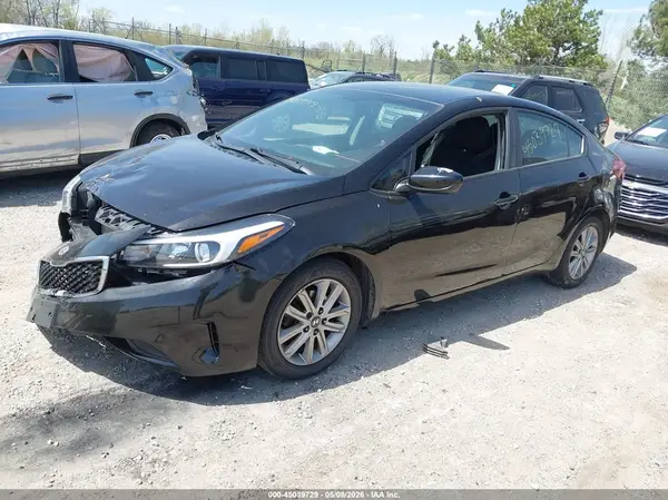 3KPFK4A75JE196260 2018 KIA FORTE - Image 2