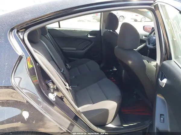 3KPFK4A75JE196260 2018 KIA FORTE - Image 8