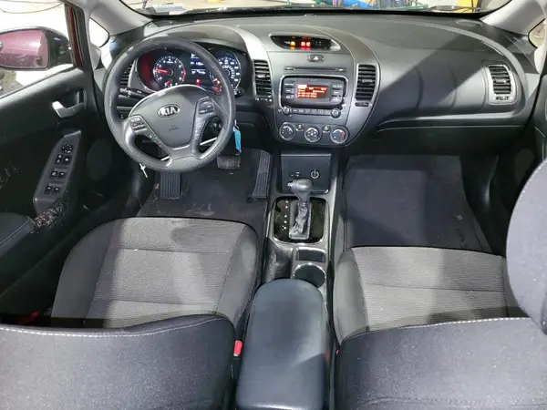 3KPFK4A75JE196369 2018 KIA FORTE - Image 8
