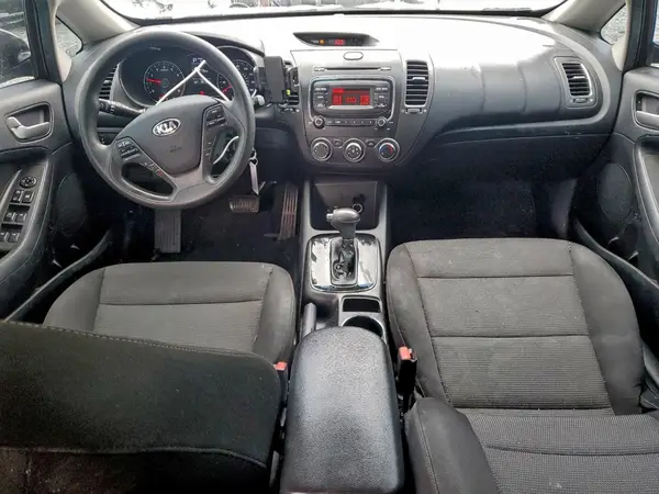 3KPFK4A75JE196372 2018 KIA FORTE - Image 8