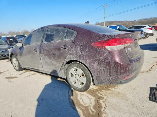 3KPFK4A75JE196694 2018 KIA FORTE - Image 2