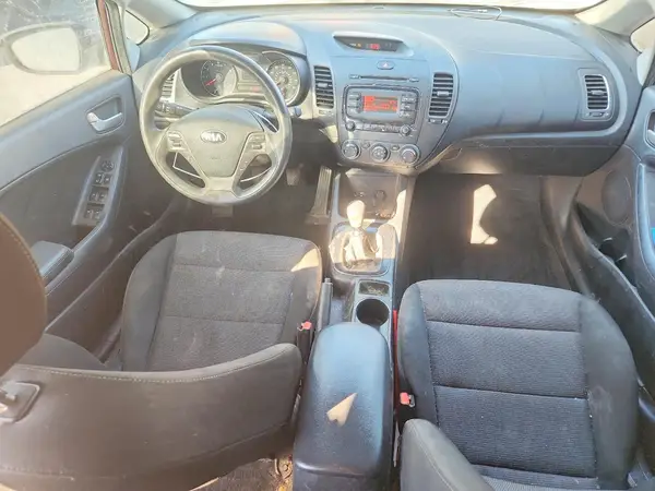 3KPFK4A75JE196694 2018 KIA FORTE - Image 8