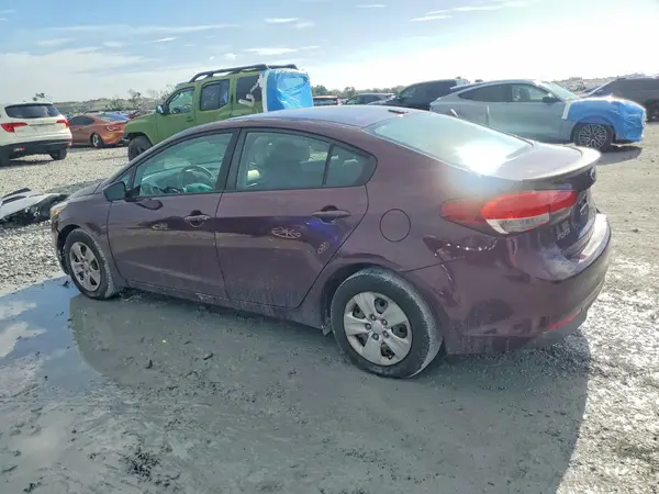 3KPFK4A75JE199708 2018 KIA FORTE - Image 2
