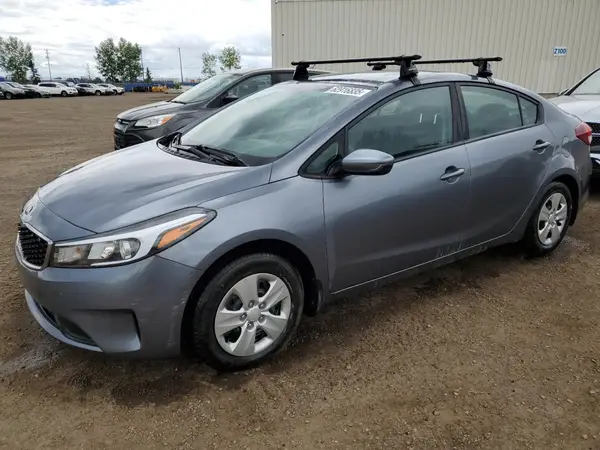 3KPFK4A75JE200582 2018 KIA FORTE - Image 1