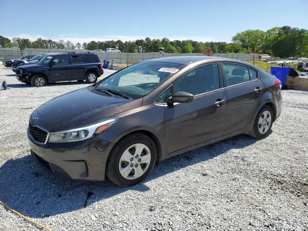 3KPFK4A75JE201960 2018 KIA FORTE - Image 1