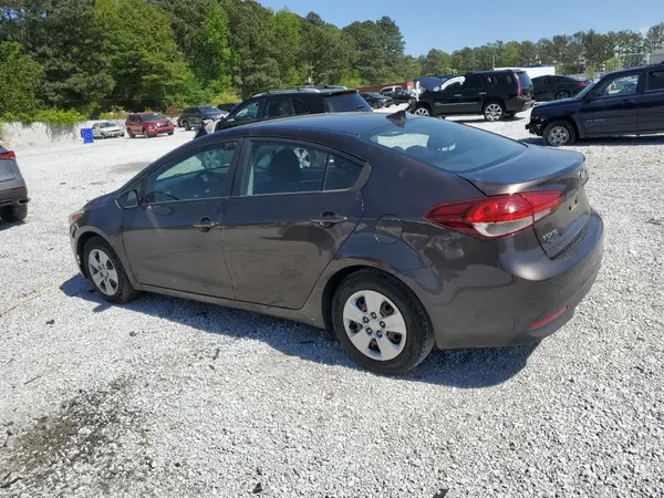 3KPFK4A75JE201960 2018 KIA FORTE - Image 2
