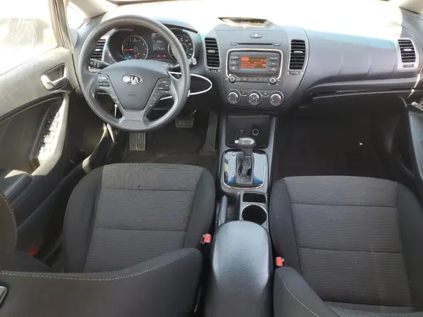 3KPFK4A75JE201960 2018 KIA FORTE - Image 8